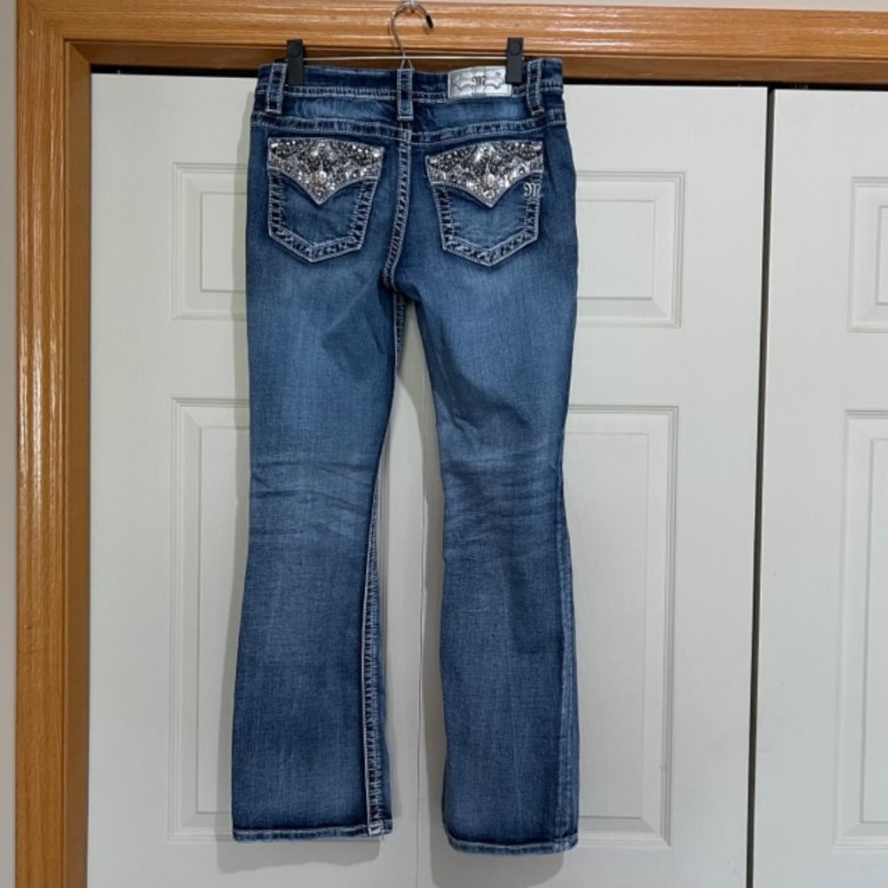 Miss Me Mid Rise Easy Boot Style B3030EB2R Size 28 Inseam 31